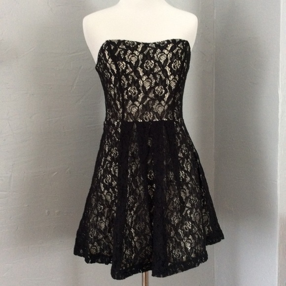 Olsenboye Dresses & Skirts - Olsenboye strapless black lace dress. Size S. NWT